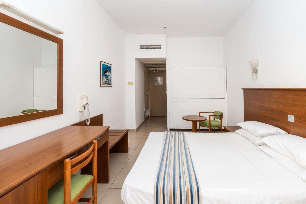 Adelais Bay Hotel Protaras Eksteriør bilde